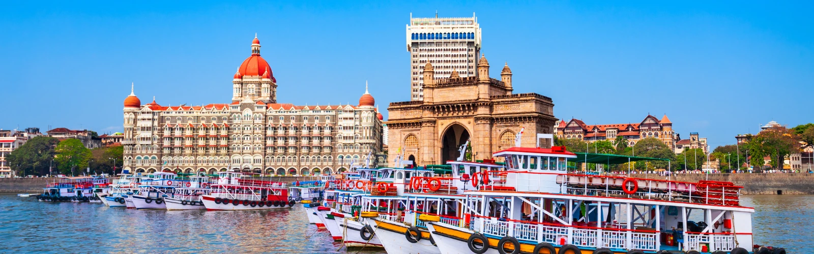 Colaba Walkthrough: Gateway Views, Cafés & Colonial History