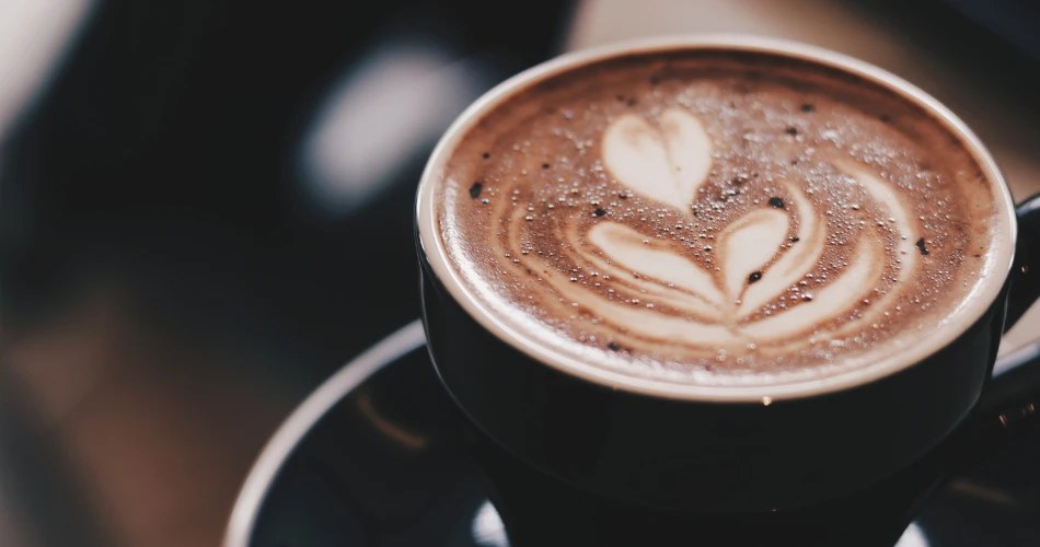 Colaba Walkthrough: Gateway Views, Cafés & Colonial History