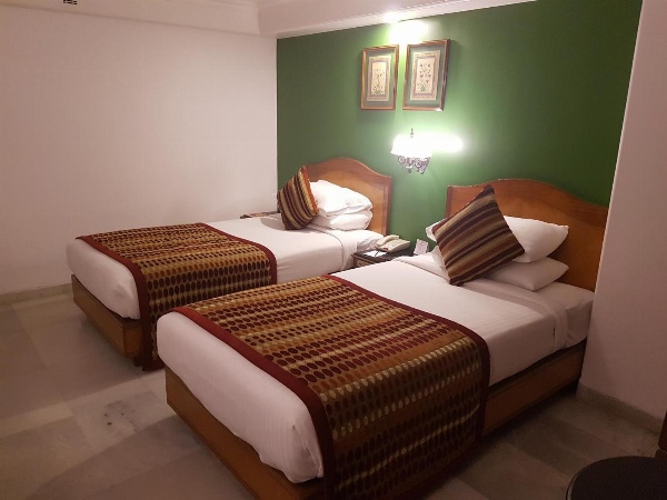 Ramee Guestline Hotel Dadar image 2